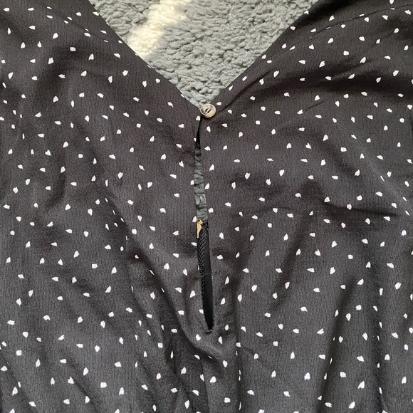 Black and white romper size large - Picture 3 of 4